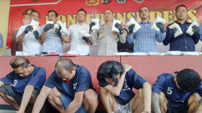 ungkap-kasus-narkoba-di-Mapolres-Tuban.jpg