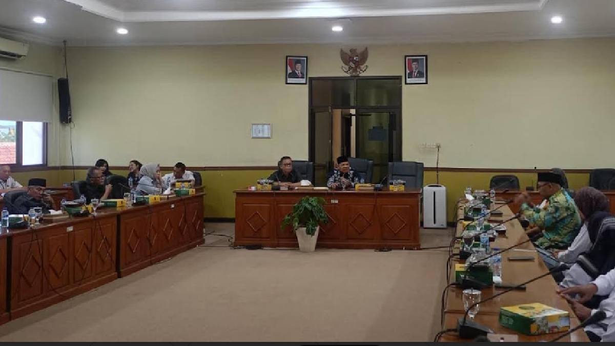DPRD Sidoarjo : Jadi Calon Kades, Perangkat Desa Harus Mundur