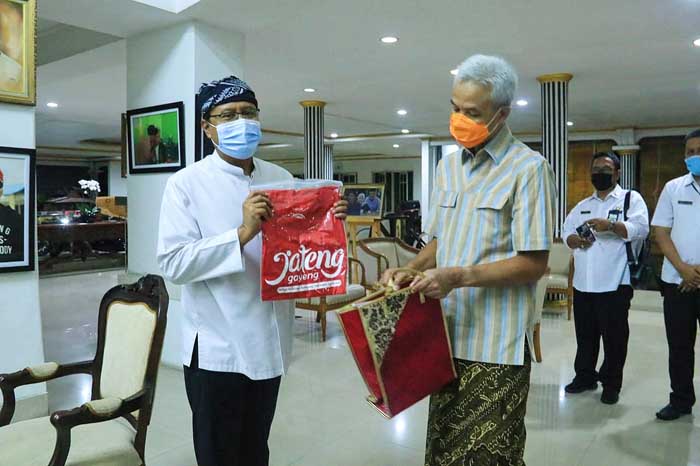 Gus Ipul Temui Ganjar Pranowo untuk Pelajari Payung Madinah Semarang