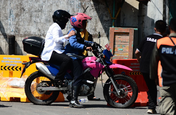 Risma: Nalarku Gak Sampai. Kita yang Mengandung, Disusui, Disuapi kemudian Diajak Mati