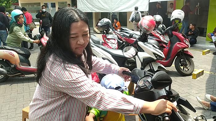 warga-Surabaya-motor-brebet-usai-isi-pertalite.jpg