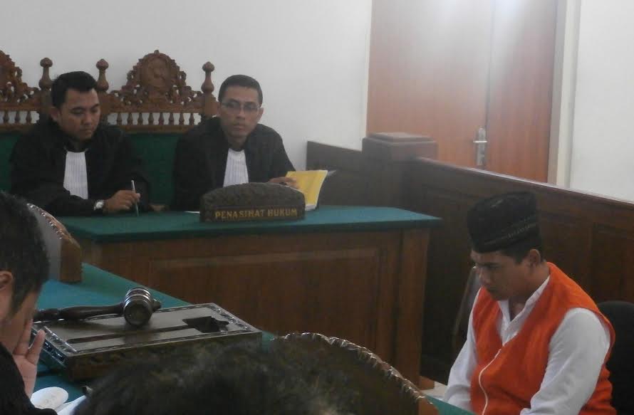 Polisi Gelapkan Mobil Hanya Dituntut 3 Bulan