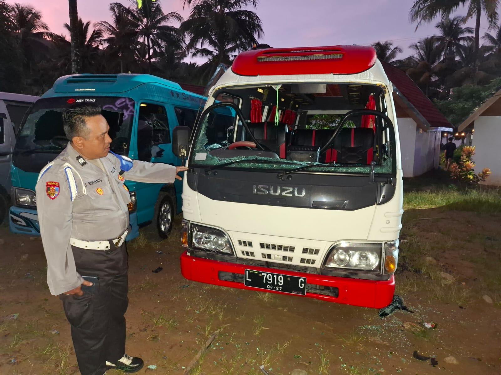 Liburan Horor di Malang Wisatawan Surabaya Diserang Kelompok Orang Tak Dikenal