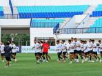 Aji-Santoso-sudah-resmi-berpisah-dengan-Persela.jpg