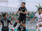 Aksi-Rizky-Ridho-di-laga-Persebaya-vs-PSM-Makassar.jpg