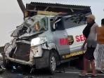 Ambulans-Tabrak-Truk-di-Sampang-Madura-Jatim.jpg