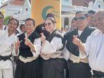 Arumi-Bachsin-pakai-baju-kenshi.jpg