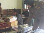 BERANTAS-ROKOK-ILEGAL-Satpol-PP-Nganjuk-dan-Kantor-Bea-Cukai-Kediri.jpg