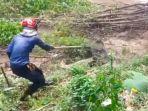 BUAYA-MUARA-Petugas-Damkarmat-Bojonegoro-b.jpg