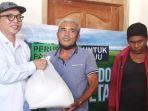 Baidowi Sebar Pupuk Gratis Untuk Petani, Bacabup Pamekasan Akui Ada Kelangkaan Saat Musim Tanam