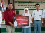 Bantuan-siswa-miskin-di-Nganjuk.jpg