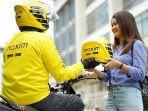 Beda-THR-Ojol-2025-yang-akan-Diterima-Driver-Maxim-dengan-Gojek-dan-Grab-Ada-yang-Selain-Uang-Tunai.jpg
