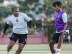 Berita-Persebaya-Hari-ini-Populer-Pembelaan-soal-Skor-Tipis-Bajul-Ijo-dan-Pembuktian-Paulo-Victor.jpg