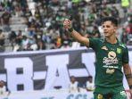 surabaya/Bruno-Moreira-saaat-merayakan-gol-bersama-Persebaya-Surabaya.jpg