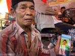 Cucu-Hilang-di-Reruntuhan-Ponpes-Al-Khoziny-Tangis-Kakek-Saidi-Pecah-Ingat-Video-Mengaji.jpg