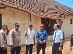 DAMPAK-GEMPA-SUMENEP-Asisten-I-Pemkab-Sumenep-Ferdiansyah-Tetrajaya-b.jpg