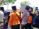 DIMAKAMKAN-Proses-pemulangan-sekaligus-pemakaman-santri-y.jpg