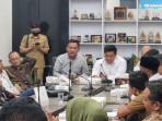 DPRD-Gresik-minta-rumah1.jpg