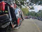 Dari-52-penumpang-8-meninggal-dunia-dan-44-orang-luka-luka.jpg