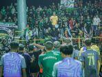 Dukungan-Bonek-saat-Persebaya-tandang-ke-markas-PSM-Makassar.jpg