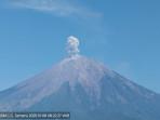 ERUPSI-GUNUNG-SEMERU-Letusan-asap-membumbung-dari-puncak-Gunung-Sem.jpg