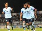 Ekspresi-pemain-Persela-usai-mencetak-gol-ke-gawang-PSKC-Cimahi.jpg