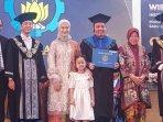 Fuad-Benardi-yang-baru-saja-wisuda-S2-ITS.jpg