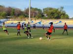 GRESIK-UNITED-Para-pemain-Gresik-United-menjalani-latihan-JUMAT.jpg