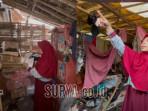 GURU-TK-l-di-rumah-gubuk-hampir-roboh-Bertahan-hidup-dengan-gaji-Rp350-ribu-per-bulan.jpg