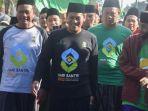 Gerak-jalan-bersarung-di-Hari-Santri-Kota-Kediri.jpg
