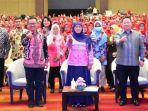 Gubernur-Khofifah-saat-Program-Edukasi-1000-Bidan-bersama-BKKBN-RI.jpg