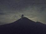 Gunung-api-aktif-tertinggi-di-Pulau-Jawa-itu-berada-dalam-status-waspada-level-II.jpg