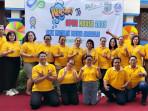 Guru-SMK-Katolik-Mater-Amabilis-Surabaya-berfoto-bersama-dalam-kegiatan-Open-House-2025.jpg