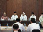 Gus-Ipul-bersama-para-ulama-di-Pendopo-Kota-Pasuruan.jpg