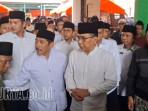 Gus-Yahya-melihat-langsung-kondisi-bangunan-yang-roboh.jpg