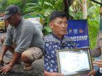 KABAR-Tukang-Becak-di-Lamongan-Seusai-Viral-Tambal-Jalan-Demi-Putrinya-Jadi-Duta-Keselamatan-Jalan.jpg