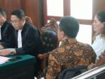 KASUS-NARKOBA-Kitty-Van-Reimsdijk-kanan-warga-negara-Bel.jpg