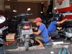 KELUHAN-Bengkel-di-kawasan-Jalan-Kilisuci-Kota-Kediri-kedatangan-sejum.jpg