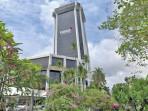 KINERJA-POSITIF-Gedung-kantor-pusat-Indosat-Ooredoo-Hutchison-IOH-di.jpg