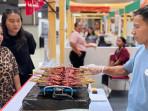 KULINER-BALI-Pengunjung-tengah-berada-di-Festival-kuliner-Foodphoria-Vol-4-ya.jpg