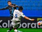 Kalimantan-Timur-Minggu-12102025-malam-Laga-berakhir-0-3-untuk-Persela.jpg