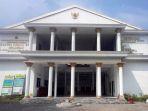 Kantor-Kepala-Desa-Bulangan-di-Gresik-yang-dibangun-dengan-megah.jpg