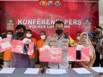 Kapolres-Lumajang-saat-memimpin-rilis-ungkap-kasus-judi-online.jpg