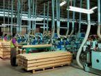 Kegiatan-produksi-furniture-di-PT-Integra-Indocabinet-Tbk.jpg