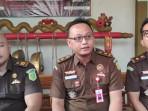 Kejari-Nganjuk-tahan-PNS.jpg