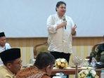 Ketua-DPD-Partai-Golkar-Jatim-M-Sarmuji-jaket-kuning-beberapa-waktu-lalu.jpg