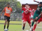 Kolase-foto-Silvio-Junior-saat-memperkuat-Renofa-Yamaguchi-dan-Persebaya-Surabaya.jpg