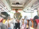 Kombes-Pol-Pasma-Royce-menyapa-peserta-program-balik-gratis.jpg