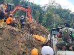 Korban-dilarikan-ke-RSUD-dr-Soedomo-untuk-dilakukan-evakuasi.jpg