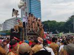 Kronologi-Lengkap-Jabatan-Kades-Resmi-8-Tahun-Diawali-Demo-Besar-besaran-Kini-Disahkan-DPR.jpg